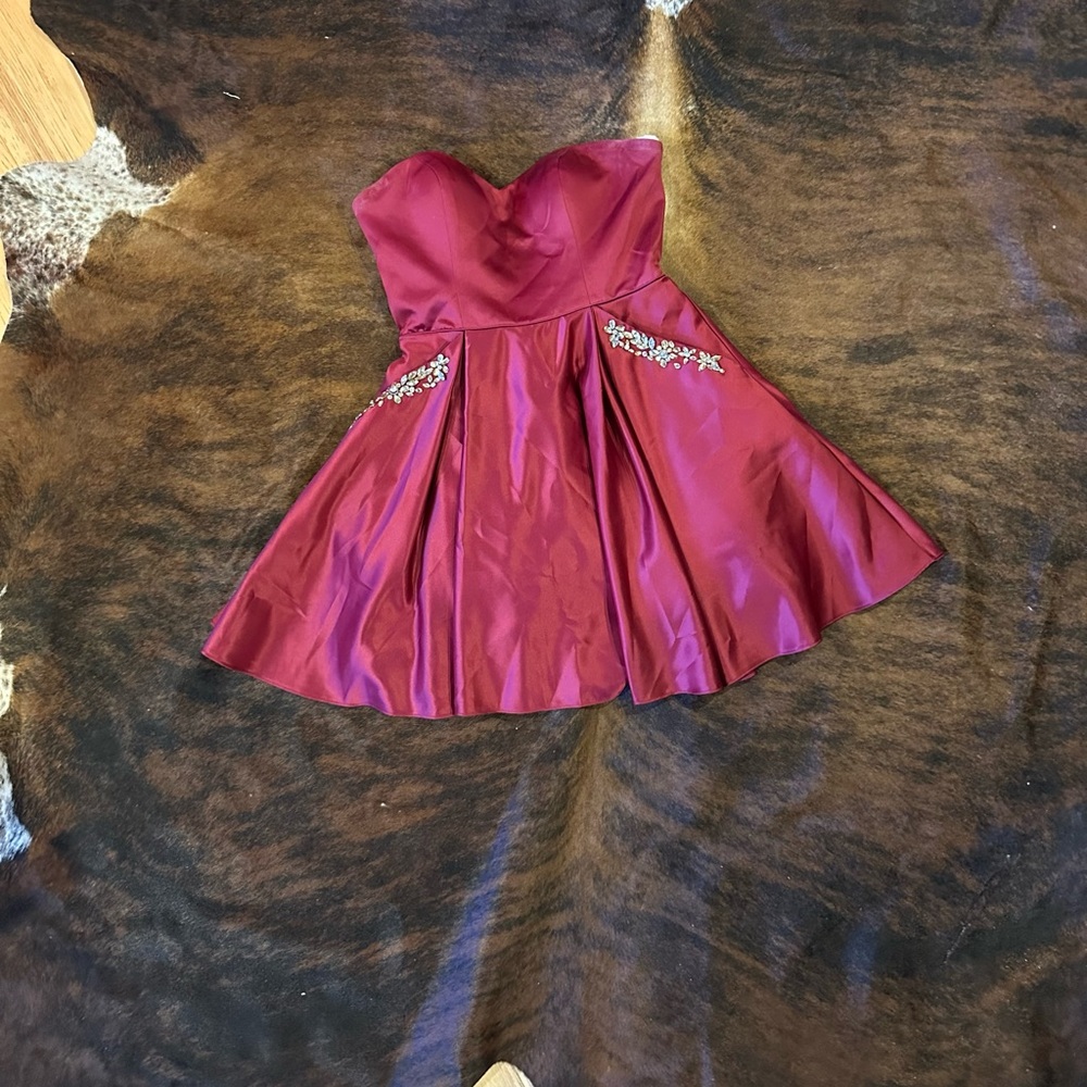 Maroon Cinderella Hoco Dress with pockets